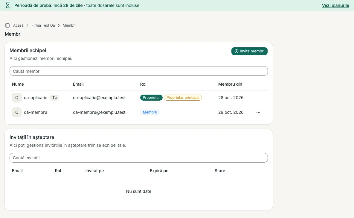 Pagina „Membri” pe calculator: tabelul „Membrii echipei” cu numele, rolul și butonul „Invită membri”, iar dedesubt „Invitații în așteptare”.